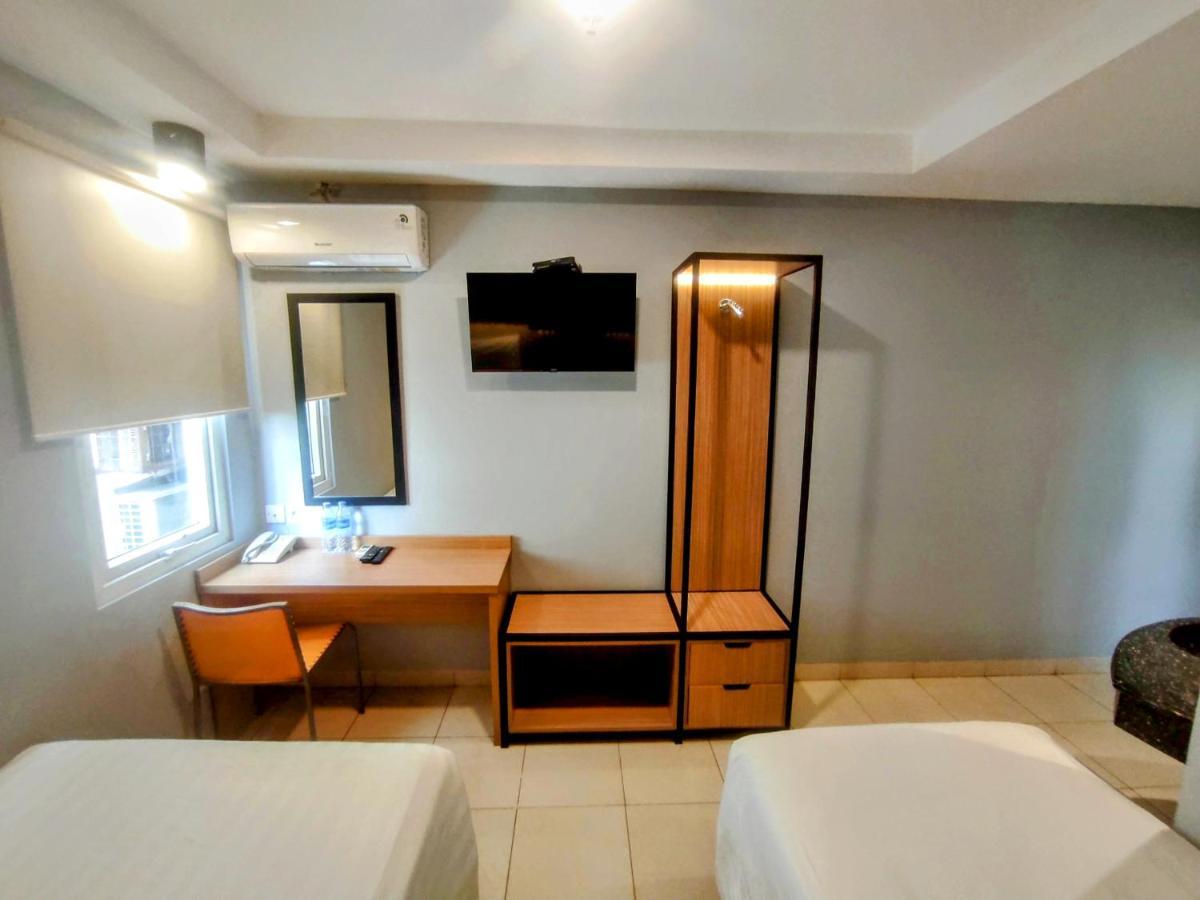 Studio One Thamrin Hotel Jakarta Exterior foto