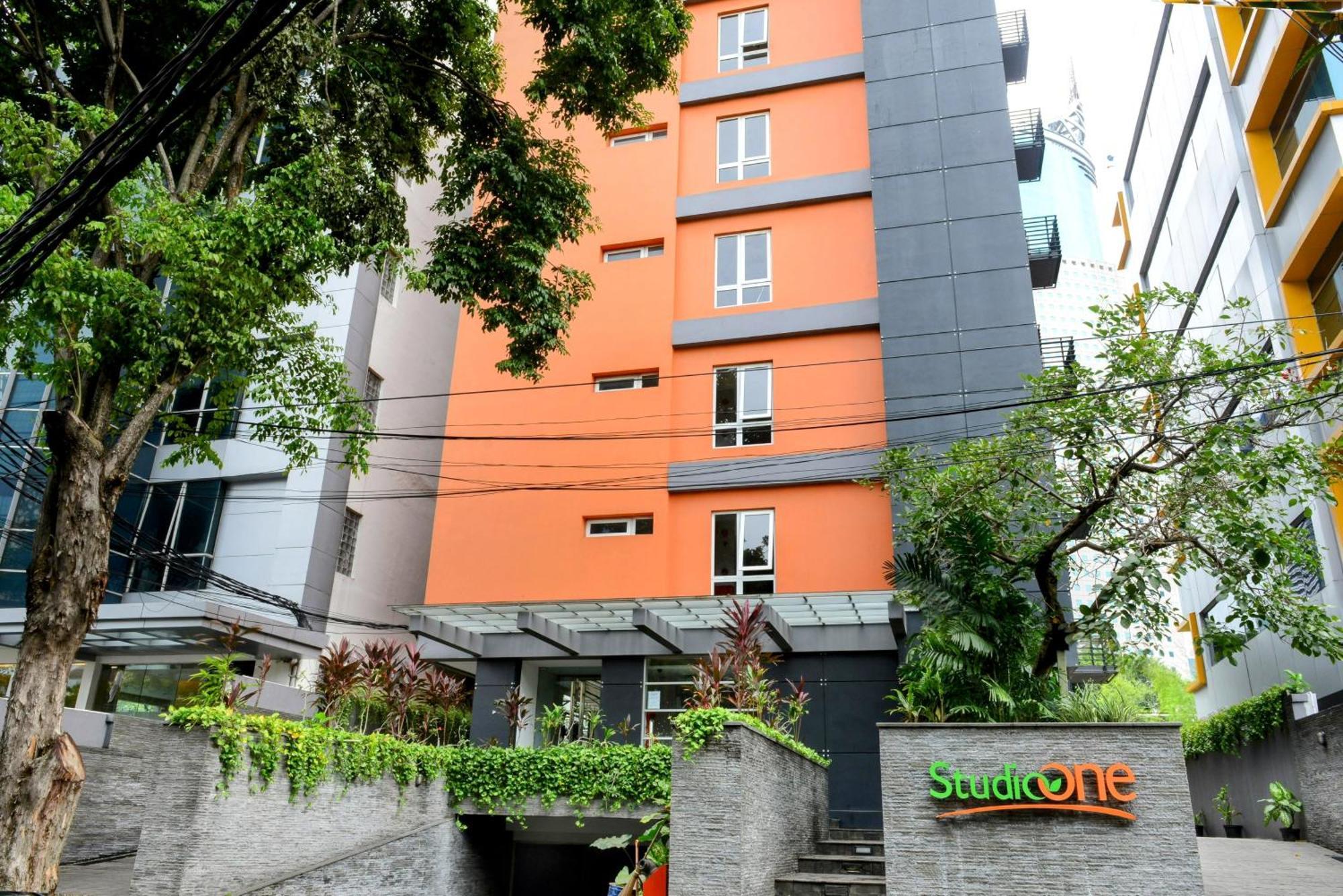 Studio One Thamrin Hotel Jakarta Exterior foto