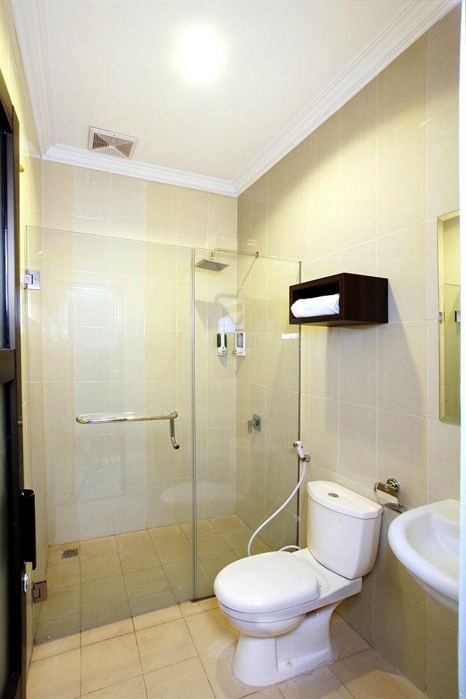 Studio One Thamrin Hotel Jakarta Exterior foto
