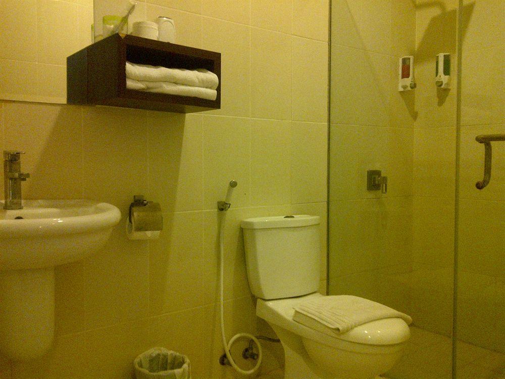 Studio One Thamrin Hotel Jakarta Exterior foto