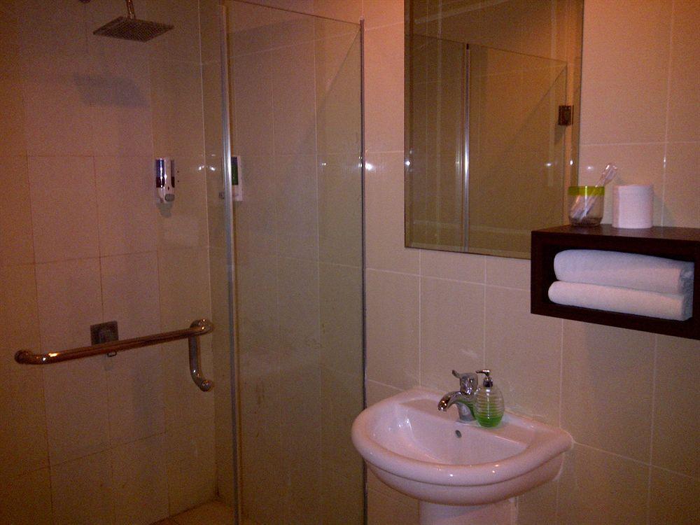 Studio One Thamrin Hotel Jakarta Exterior foto